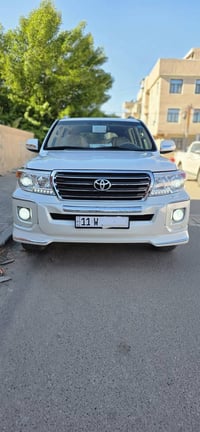 لاندكروز ٢٠١٤  بريم  اصل رقم بغداد باسمي تحويل مباشر السياره 6 سلندر م...