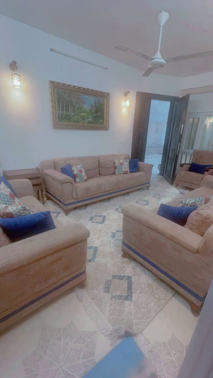 كركوك حي الاسرى والمفقودين السايدين بداية الاسرى
#بيت_للبيع_في_كركوك
مساحة 200 متر 
ملك طابو صرف 
السعر 400 مليون مع الاثاث كامل 
كامل الخدمات من ماء وكهرباء الى اخره.
يتحوي على حديقة + كراج يتكون من طابقين ( الطابق الاول ) 2 صالة استقبال وغرفة 
،مطبخ  بارد وحار   ، وممر وصحيات 
(الطابق الثاني) غرفتين وبلكونات عدد2 ،وممر ومخزن ،وصحيات +سطحين 
موقع مميز وشارع تجاري يوجد بالجوار كافة الخدمات


**إذا كنت صاحب هذا الإعلان وتريد حذفه لأي سبب، رجاءا أرسل رسالة إلى الدعم الفني**