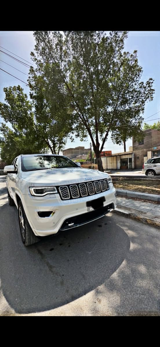 السلام عليكم لبيع جيب اوفر لاند موديل 2020 وكاله ليث العبيدي فول مواصفات 3شاشات جكات ماشية 93 الف كيلو مو ميل مكفولة من صبغ والتبديل كير مكينه كلة مكفول العنوان بغداد 
الرقم *********** السعر 30 الف دولار
