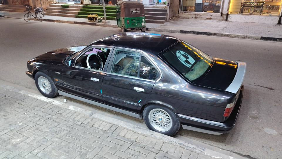 سلام عليكم سياره بي ام  موديل٩٢ مسكر السباره جاهزه او كامله مكينه كير تبريد غرفته كلش حلوه تخم تاير باتري جديد حداد ٧٥؛ ٪مكاني البصره الزبير
*********** البصرة, العراق
