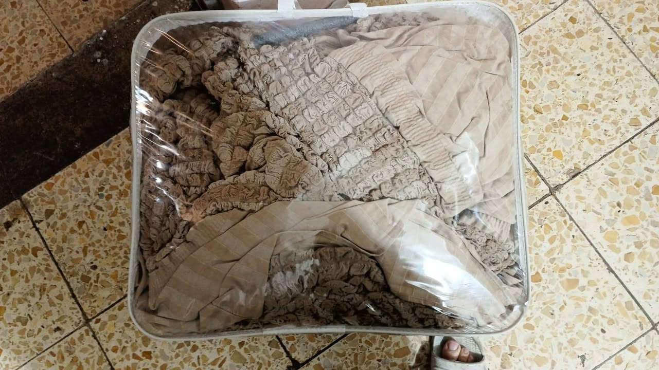 تلبسات تخم للبيع العدد ثنين وحده بيجي ووحده جوزي الجوز مامستعمله والبيجي استعمال قليل والحاف ديباج  استعمال قليل واسعارهن مناسبه شراي ***********
