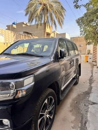 لاندكروز بربم 2020 ماشيه 78الف فول بيهه بارد ممبين بالهلال الخلفي وصور...