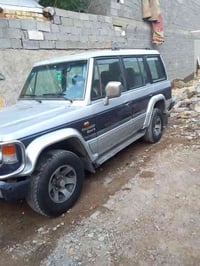 #السلام عليكم سيارة باجيرو موديل 91 سعر 45بيهة مجال 07737843119