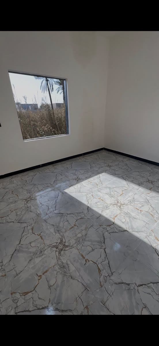 بيت البيع مساحه 220 تاخذ لبيت مفتاح من+ مقاسل +ماطور +كيزر+مقطوره ماي حلو +مقطوره ماي مالح+ شغل 100/100 عنوان لبيت شط العرب باب الهوى  ملك صرف زراعي مالك ارض عراقي سعر بلاش 75 وبي مجال قليل الافتفسار. ،، اتصل … ***********
