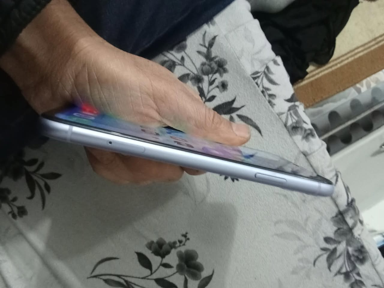 آيفون ١١عادي ذاكرة ١٢٨ بطارية ٨٣ الجهاز على البلاد نضيف كلش ما بي أي عيب كله شغال نظافة خير من الله طالب علي ٢٦٠ وبيها مجال للطيبين


**إذا كنت صاحب هذا الإعلان وتريد حذفه لأي سبب، رجاءا أرسل رسالة إلى الدعم الفني**