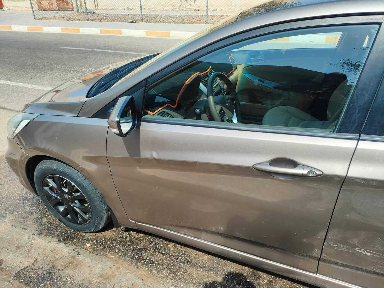 أكسنت موديل 2012
وارد خليجي محرك 1600
رقم انكليزي بأسمي 
82 وبيها مجال
العنوان الفاو
متواجد وتساب ***********
