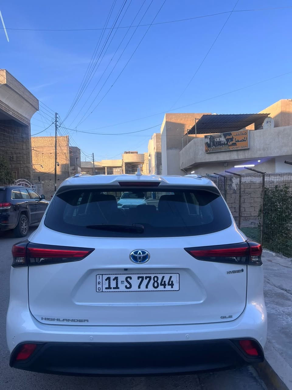 السلام عليكم
هايلندر 2023 
خليجيه وكاله SAS 
ماشيه 49km
* كفاله بيها تبديل قطعتين اصلي نفس اللون 
شخط جاملغ وباب وبدلت نفس اللون 
بدون دواخل وكالهSAS
 GLE فول مواصفات 
السعر : 35$ الف 
المكان : بغداد العامريه او اليرموك أربع شوارع 
للاستفسار : ***********
بهاء ابو علي
