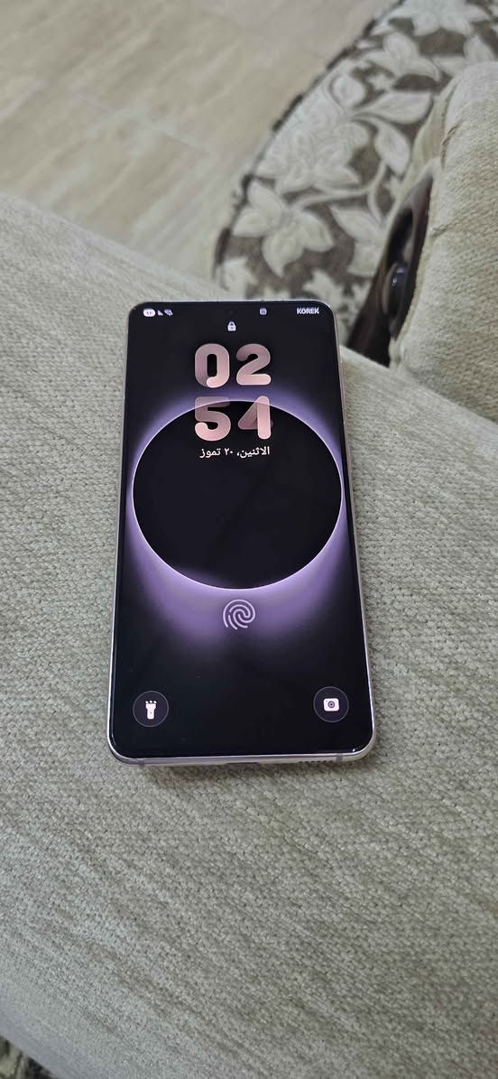 📱 للبيع: Samsung Galaxy S21 5G (بحالة الوكالة)
​الذاكرة والتخزين: 128 جيجابايت.
​اللون: ليلكي مميز وأنيق (Phantom Violet).
​حالة الجهاز: نظيف جداً وأخو الجديد، مو مفكوك ولا مصلح نهائياً (على الفحص الكامل).
​الميزات: شاشة Dynamic AMOLED 2X خرافية بتردد 120Hz، كاميرات احترافية، وأداء صاروخي
سعر 300الف وفي سكرة.
​التواصل: للجادين فقط، يرجى التواصل على الخاص أو عبر الواتساب على الرقم: *********** أربيل, العراق
