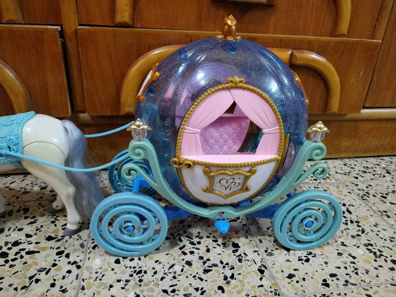 لعبة حصان سندريلا الأصلي
الباب ينفتح السعر ٢٢


**إذا كنت صاحب هذا الإعلان وتريد حذفه لأي سبب، رجاءا أرسل رسالة إلى الدعم الفني**