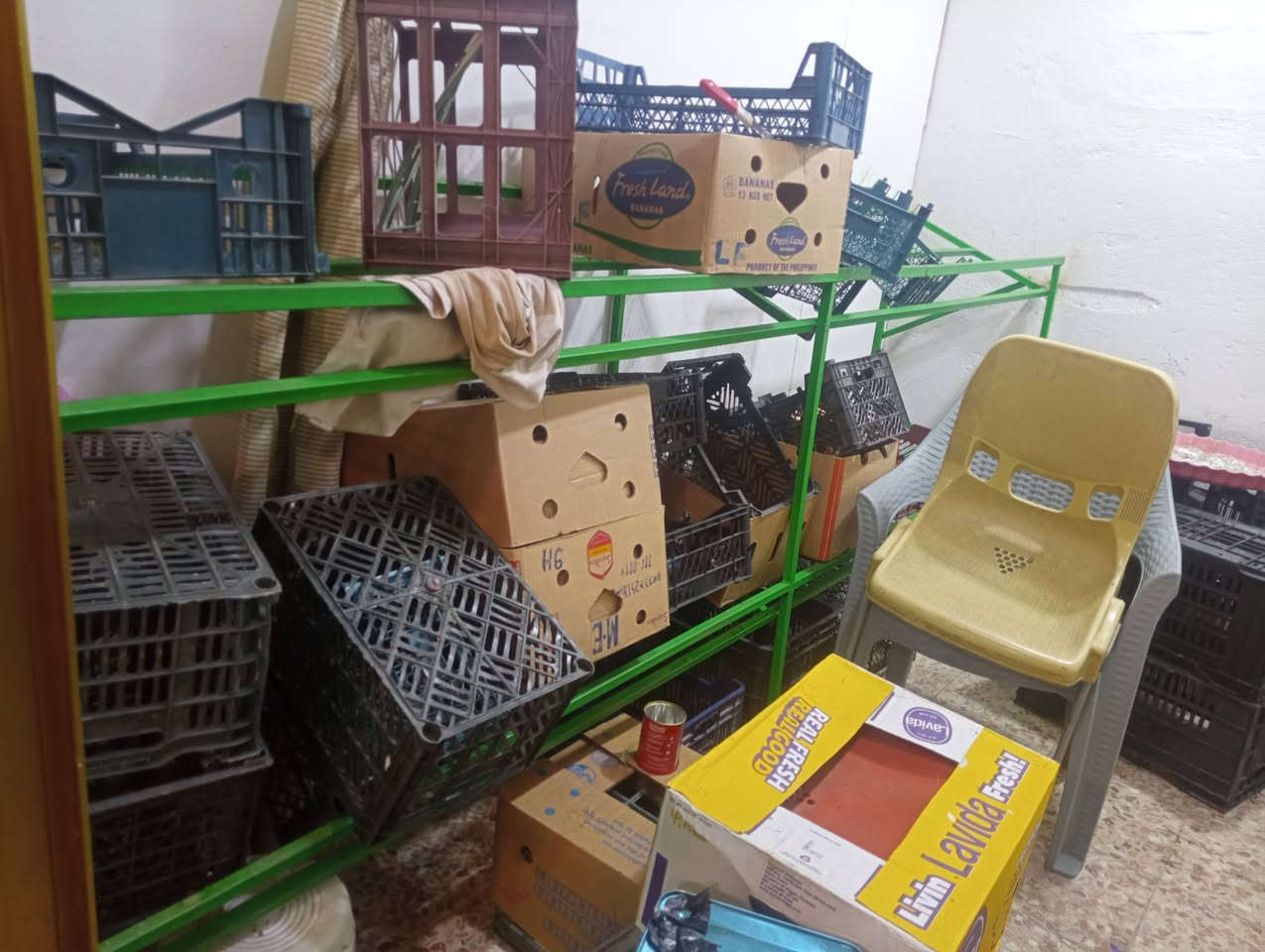 للبيع ميزات محل مخظر ميزات طول 3 متر بعرض متر عدد 2 وميز عرض واحد مع ميزان للتواصل عواشة شارع الدوريات رقم ***********

