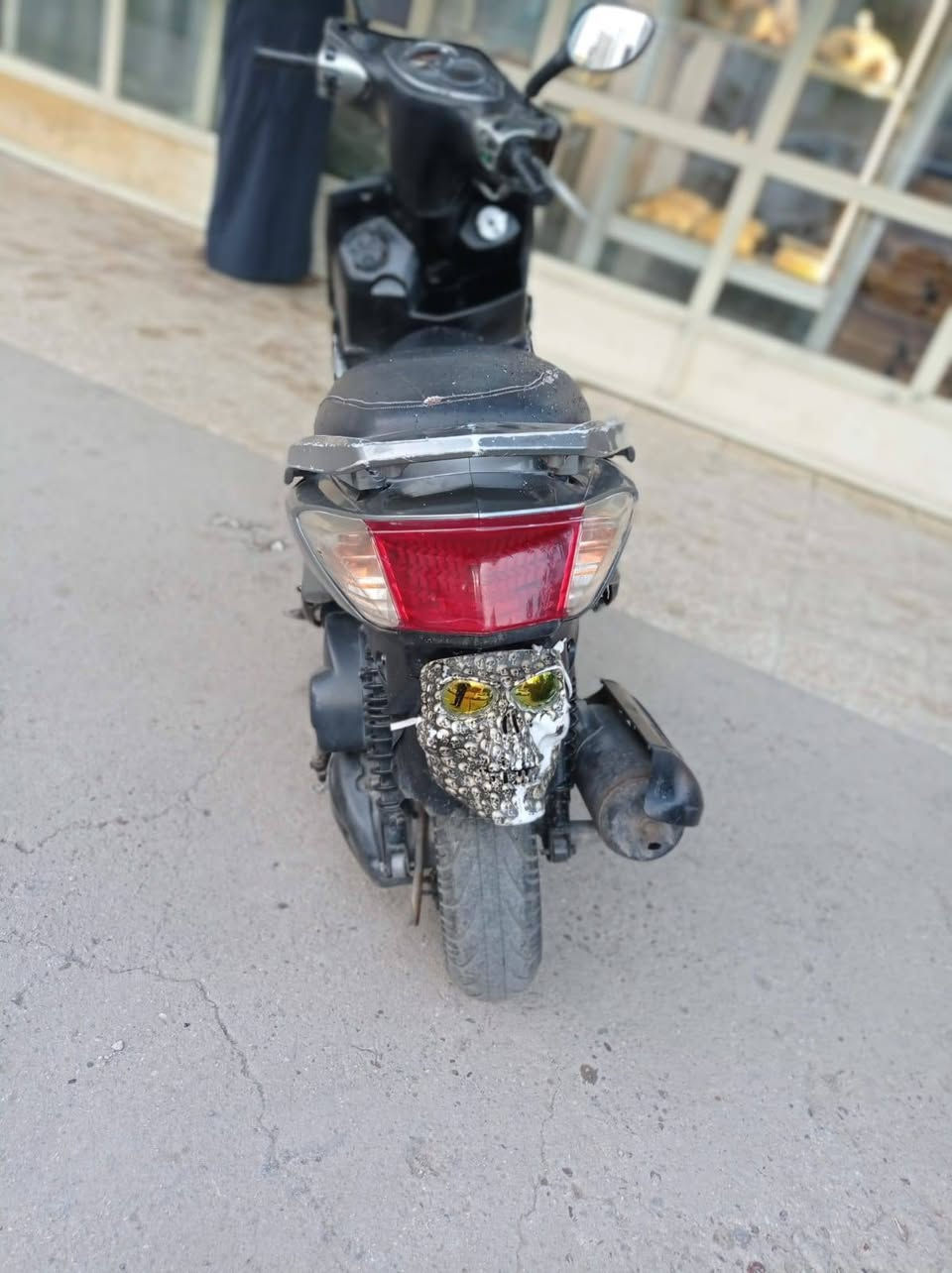 سلام عليكم شباب
سكنس فحل للبيع 
كهربائيات شغاله
تشتغل سلف وهندر
كفرات. نضيفه
بس الدشبول مكسور 
السعر 350 ....... للتواصل 0***********
