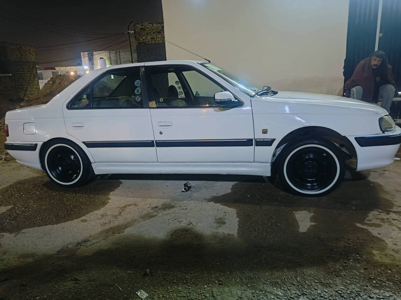 سلام عليكم 

بيجو بارص 2015 سياره بيه جاملغ وبنيد 
سياره محرك ستوني شاده صار اقل شهر تبريد ثلج تخم تاير جديد سياره كهربائيات كله شغاله سياره كاعيه جلد دوشمه جديده نحله 
سعر 50 وبيه مجال بصيط 
***********
