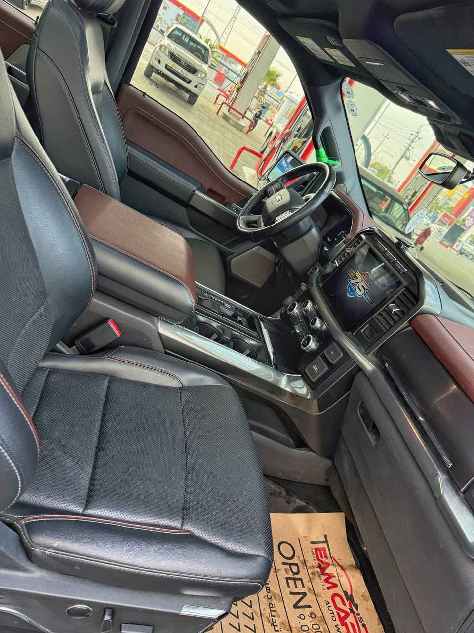 Ford F150 LARIAT
فورد اف ١٥٠ لاريات
مكينه 3,5 بدون هايبرد المرغوب 
موديل 2023 لاريات فول موصفات حتى الدوسه بلادي كهربائي 
كلين تايتل ماشيه 31 ميل او 51 كيلو 
استيراد خاص مداخله مزاد كار فاكس كلين صار بيها شخط بكد اصبع كحلته 

سياره بعدها بلمعه الشركة حتى بولش ما مسويلها 
مكفوله من كلشي اخت الزيرو موصفات طلب خاص دبل سويج وحتى الشاشه بلادي عربي من القطع القليله الهيج حلوه وبسعر الي بيها قطعه صبغ
سعر 415 يعني 4 دفاتر و15 ورقه
هزه فحص سنويه جديد 
تريد تحويل تريد وكاله 
مكاني اربيل *********** أربيل, العراق
