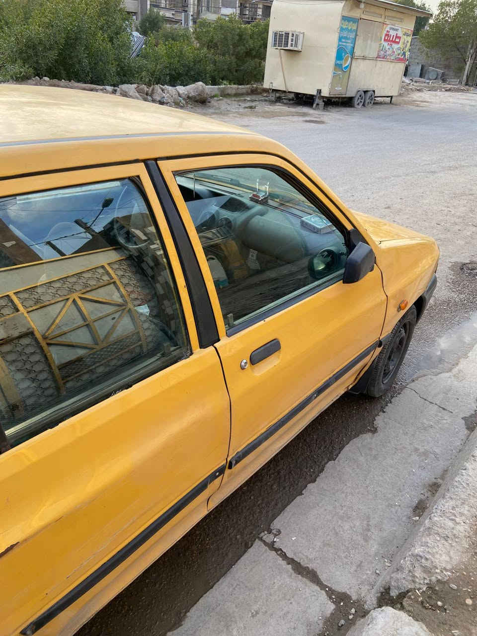 سايبه موديل 2013 مصفره غرامات وهيئة المكان مدينه الصدر السعر 30 ورقه وبيه مجال حك الجيه بس الشراي يخابر***********
