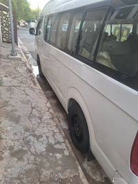 من رخصه مدير الكروب جنبي اج تو موديل ٢٠١٧ للبيع السياره جاهزه مال جناي...