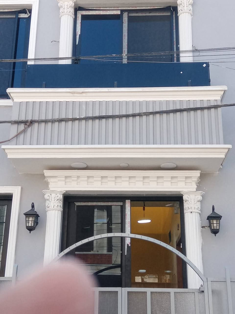 عمل واجهات و صبغ  داخلي و خارجي مكاني بغداد ***********
