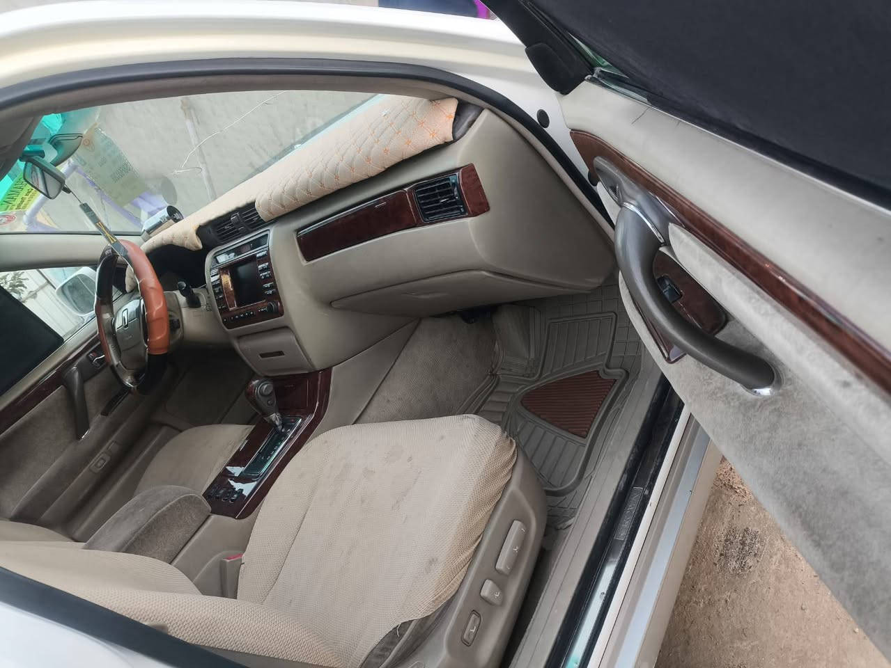 السلام عليكم شباب ملكه للبيع فول مواصفات عدا الفتحه شاصي75 كرستال أصل كفاله عامه محرك ديفور جبير  4 دكم ويل نفطي سعر 115 وبي مجال بسيط مكلف بالنشر *********** •
