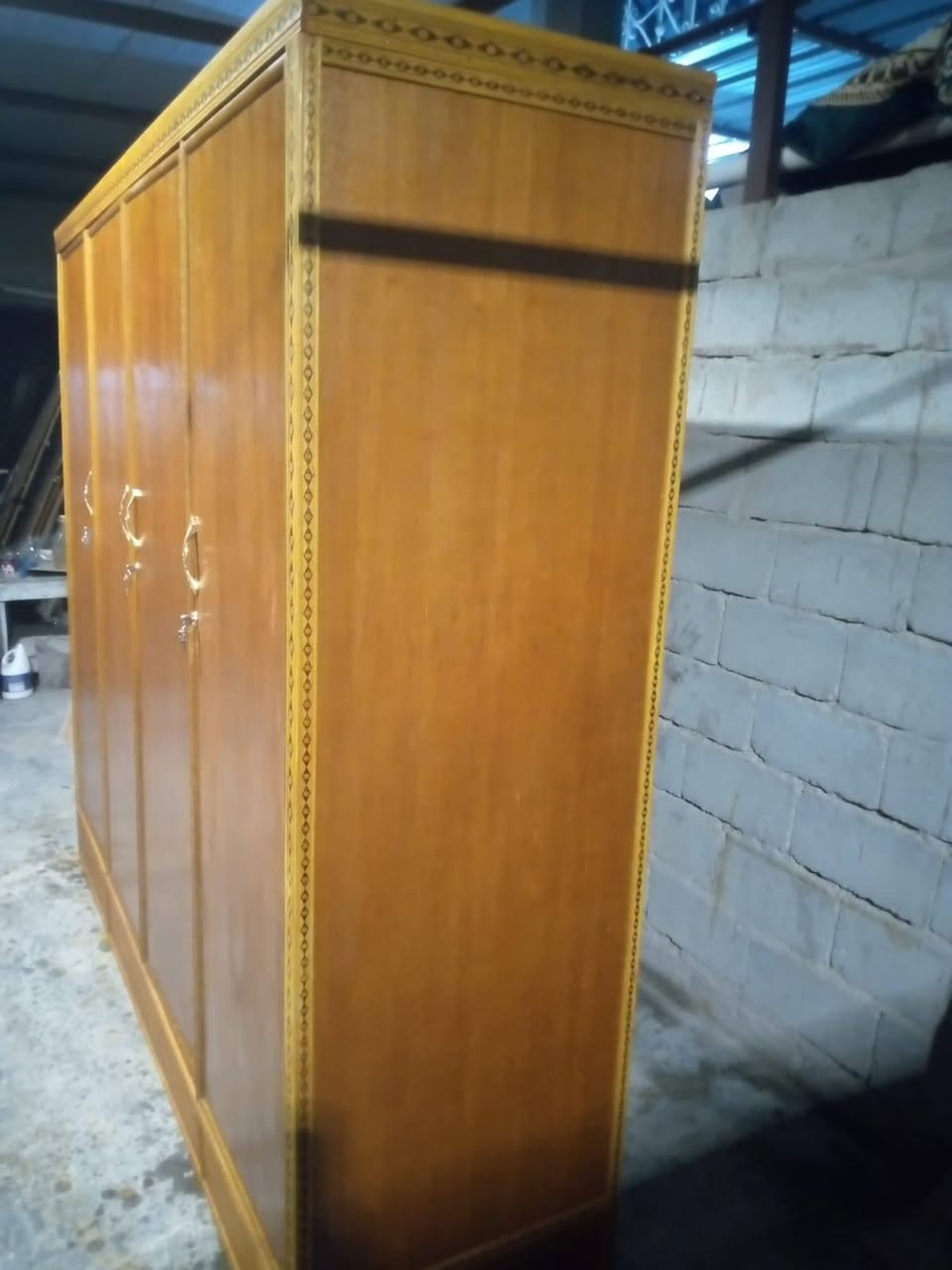 كنتور اربع بيبان ٦ الرفوف مع تعاليك موضحه بالصور  نضافه شكل انته تقيم سعر مع شد ٢٢٥  بيه مجال لشراي اكو توصيل عنواني كربلاء حي عامل منطقه ثانيه رقمي ***********
