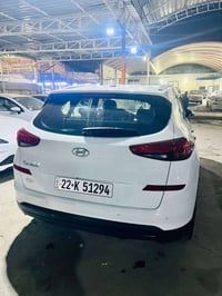 توكسان موديل 2020 ماشي 90 الف كيلو  شركة القاصد فول بصمة كشنين كهرب زع...