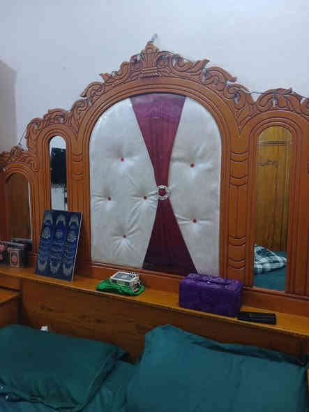 غرفه النوم صاج ٦ملحق البيع جديده كلش عنوان بغداد ***********
