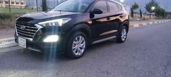 هوندا توکسون 2019  دووپارچەکانی پێشەوە  گۆراوە ، دوودەرگای لای سەکنی  نیوەی سبوخە ، بەناوی خۆمانە ، 72مایل ڕۆشتووە تایی نوێ ویلی دانەبەزیوە ، مواسفات ، فۆلە بەس پانوراما و بەسمە و کشن جلد نیە ، ئەوەی تر فۆلە ٫ شوێن رەواندوز . تێل / *********** سوران
