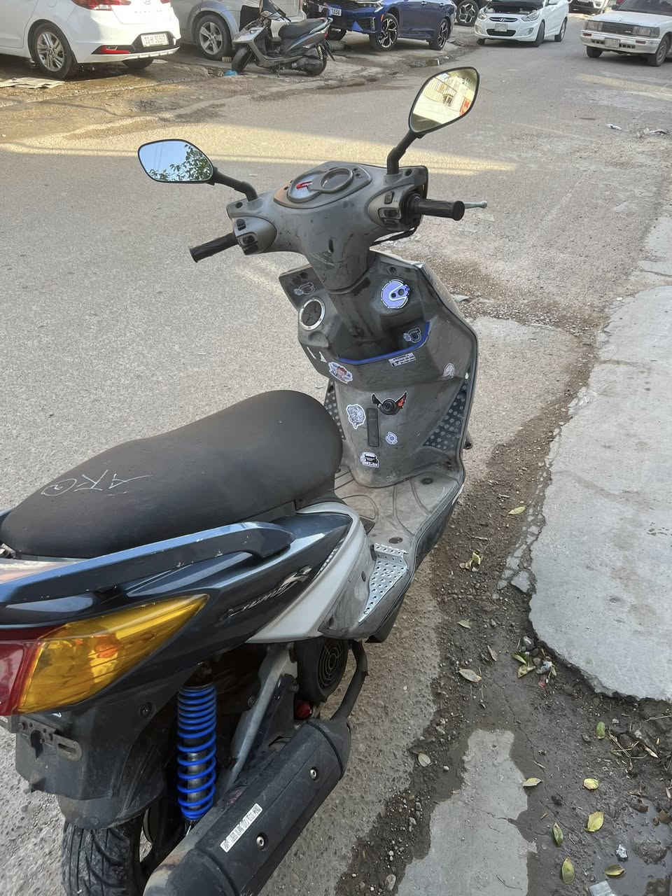 للبيع سكنز فحل نوزل دراجه كلش نضيفه سعر 850 مكاني بغداد العامريه للتواصل ***********
