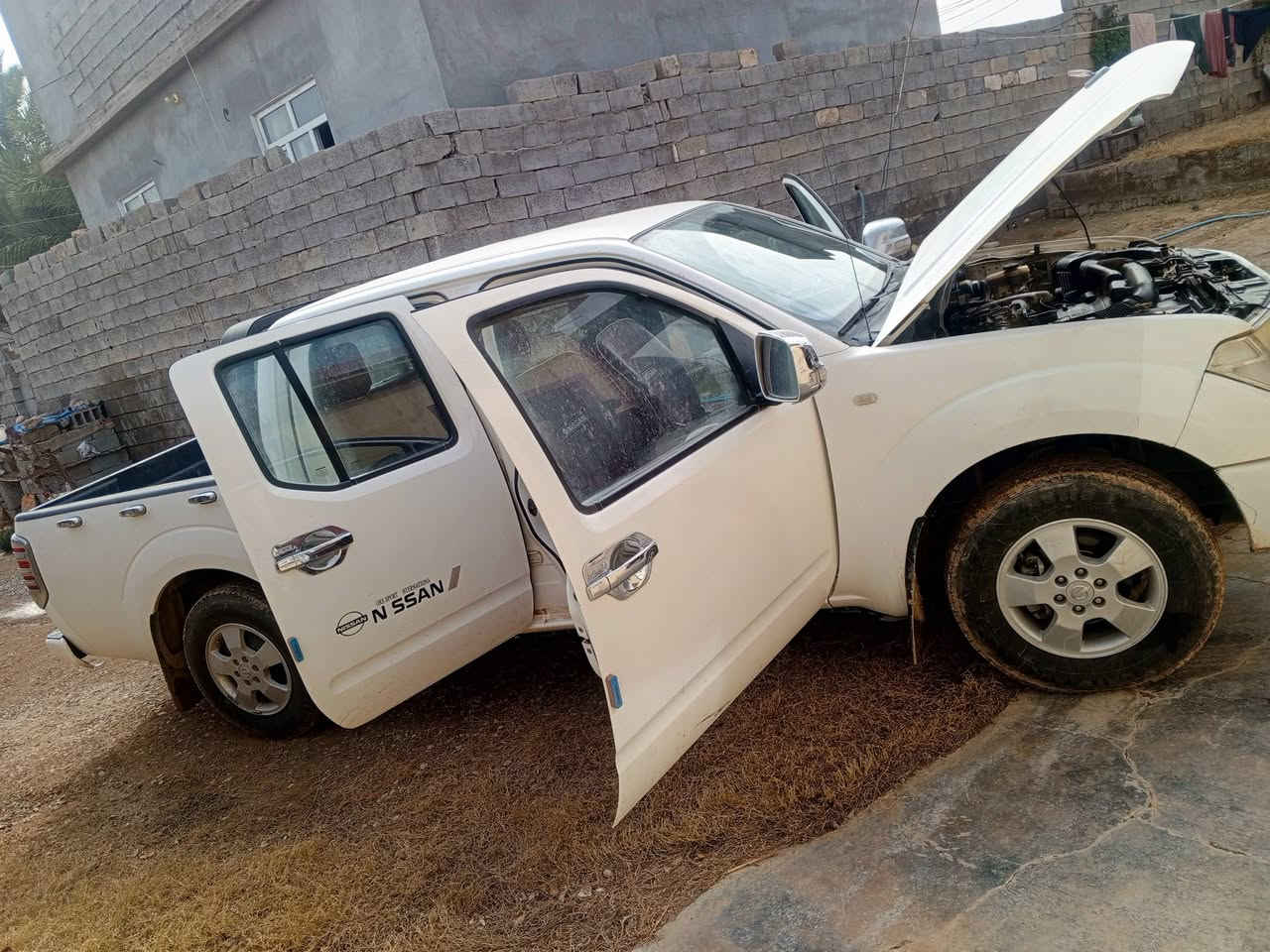 السلام عليكم نافارة للبيع موديل 2009 سيارة كلش نضيفه تخم تاير جديد باسمي رقم وسنوية وهزة للـ2031 بسمي رقم سليمانية شمالي رقم مميز السعر 110 وبيها مجال 

رقم الموبايل ((***********))
