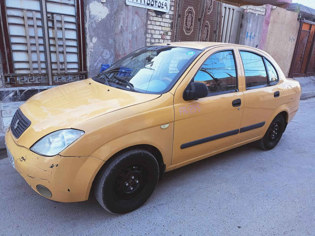 سلام عليكم طيبه 15 سياره جاهزه من مكينه وكير صدر كهربائيات تبريد كله شغال وجاهز ماتصرف عليها ربع كبل لشارع بيها نص جاملغ امامي مصبوغ فقط وشويه جوه لتريشه بلباب لخلفي طخه لباقي مكفول سياره احله من لصور بهواي سعرها 40 مكانها بغداد حي لنصر ***********

