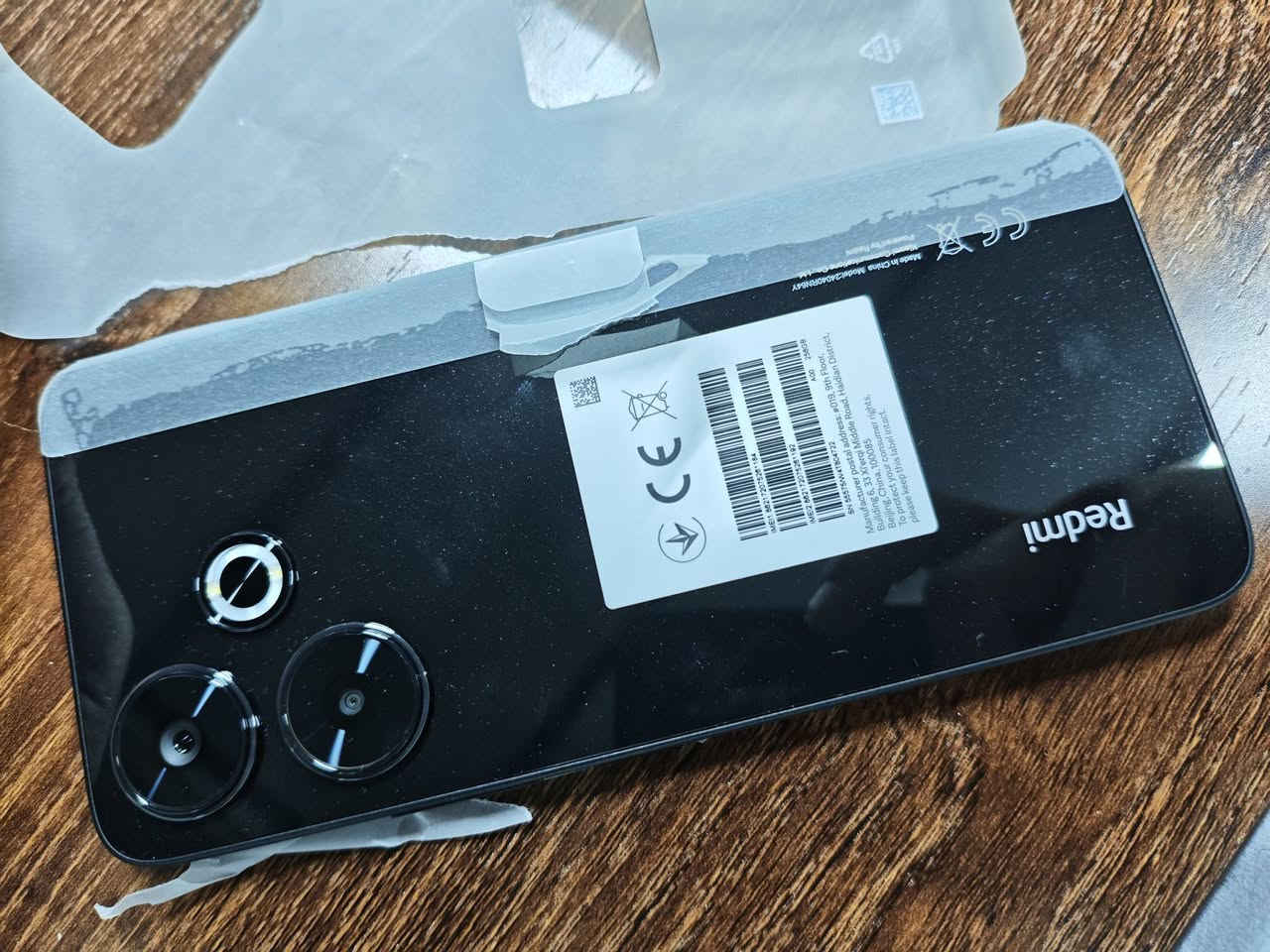 شاومي 13 ذاكرة 256 وعشوائية 8
سعر 150 الف جديد غير مستخدم 
*********** عنوان بغداد الاعلام
