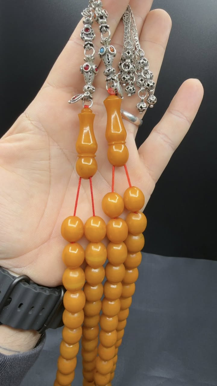 جوز مسكي الماني انتيك مغشى خراطة مصر 🇪🇬🇩🇪

وزن المسباح الصافي ٥٠ غ - مقاس ١٣،٥٠/١٢،٥٠ مل 

المسباحين مقفولين - والمبيع المسباحين مع بعض 

شرابات فضة عيار ٩٢٥ 

☎️ +96181822323


**إذا كنت صاحب هذا الإعلان وتريد حذفه لأي سبب، رجاءا أرسل رسالة إلى الدعم الفني**