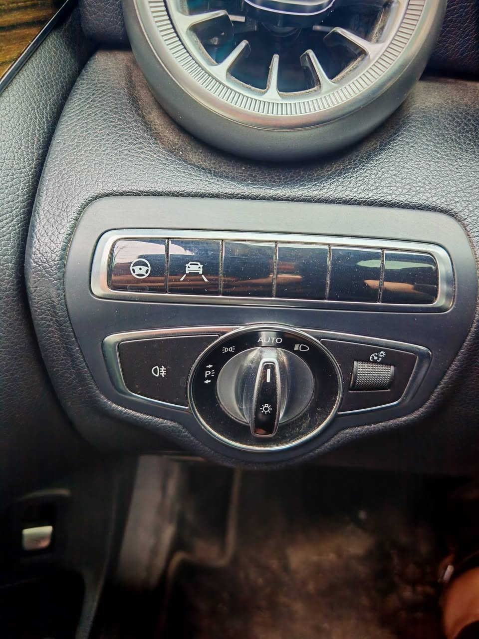 السلام عليكم
C300 2015
فول مواصفات 1/1
مكانها بغداد
للاستفسار ***********
