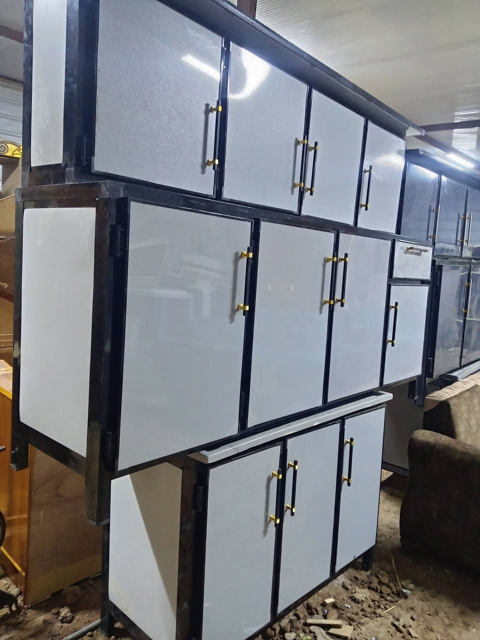 سلام عليكم كاونترات جدد للبيع واكو مراوس مع دفع الفرق العنوان كاطون رازي مزاد الريان  الاستفسار اكثر واتس اب ***********
