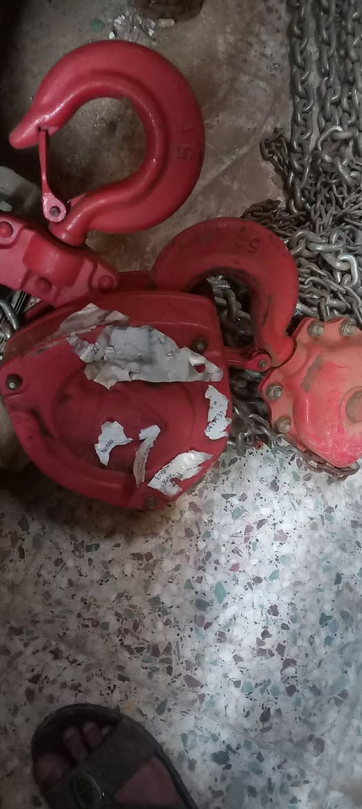 السلام عليكم للبيع بكرة رفع اسلنك 5طن سلسله طويله فولاذ G80جناكيل الرفع فولاذ ثقيل اوربيات صناعه ياباني نضيف اصلي نوعيه ثقيل العنوان النجف الاشرف ***********
