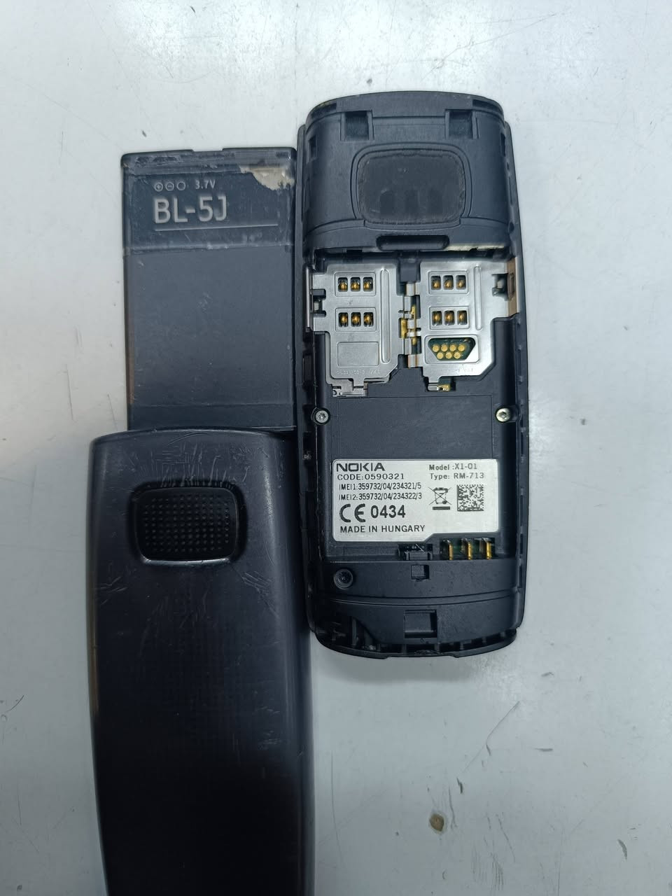 نوكيا اصلي x1 خطين شغال فول 
سعره 50الف *********** يوجد توصيل
