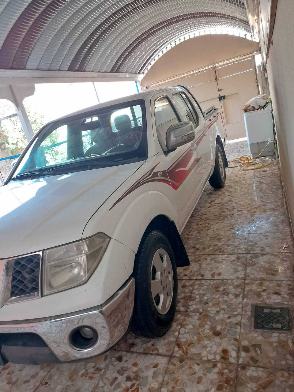 نيفاره موديل ٢٠١٢ مكفوله من الضربه بيه صبغ قليل تخم تاير جديد مكينه ففتي كهربائيات كلهه شغال مكاني نجف قريه الغدير  الاستفسار ***********
