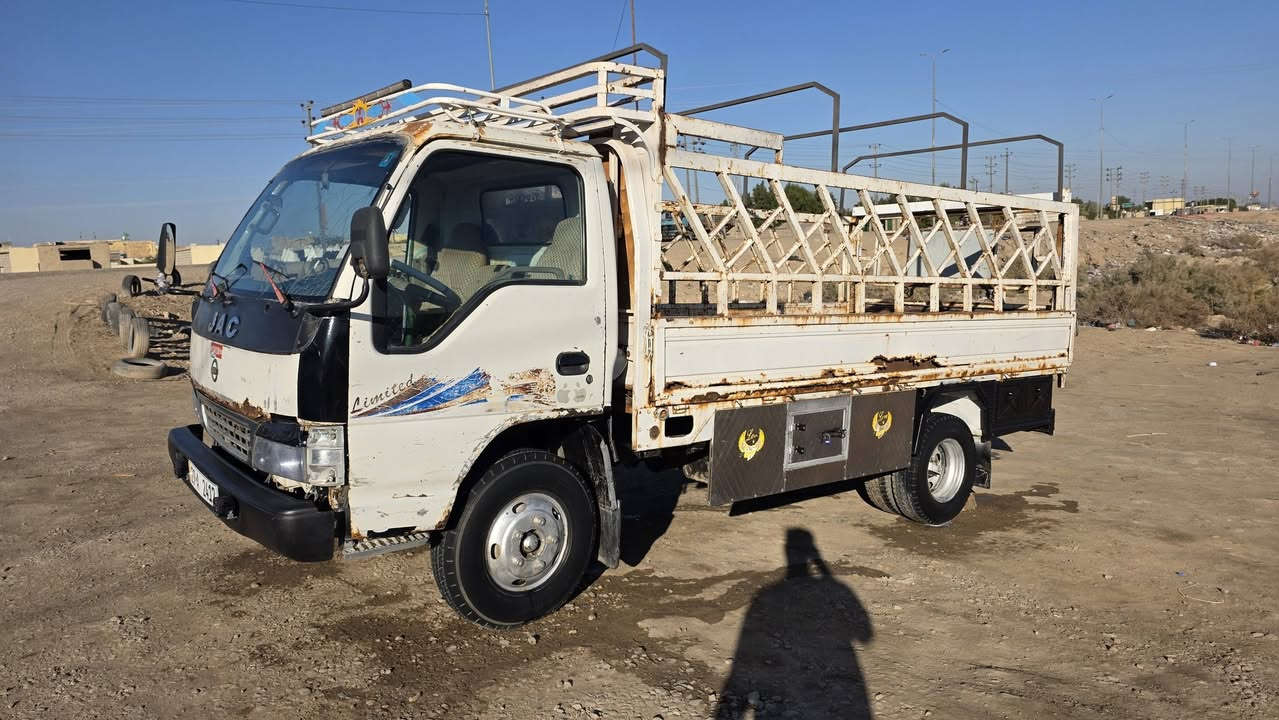 السلام عليكم
البيع 
سياره كنتر جاك دانيه موديل 2006 سياره مكينه كير اكسن مكفولات كهرباياته كله شغاله سياره دبل شاصي  تواير جدد رقم جديد توني شاده سنويه بسمي ***********
