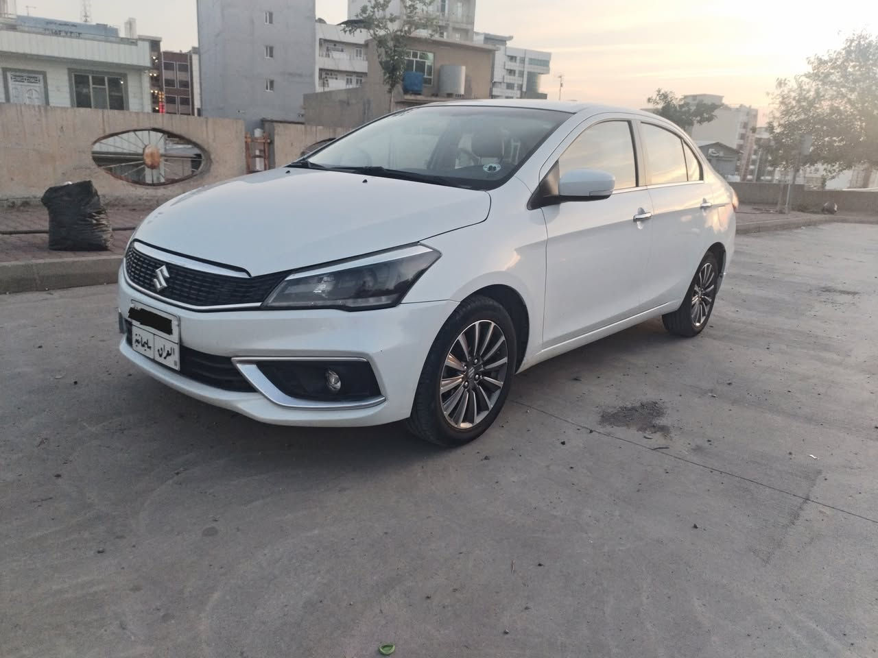 سازوكي سياز موديل 2019 
مواصفات 
بصمه
كامرا خلفيه 
حساسات خلفيه 
تحديد سرعه 
حساست تاير
مكينه و كير مكفول 
رقم سلمانية     سعر95$ و بيها مجال 
***********
