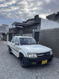 أدميرال • ٢٠٠٨ • بدون أوراق