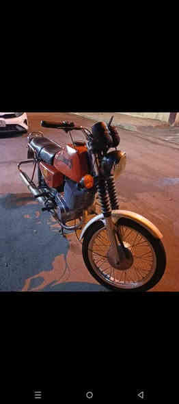 سلام عليكم 
دراجه MZ صناعه الماني 🇩🇪
موديل 1984
الدراجه مكينتها تخبل صافيه ما بيها اي نقص 
كهربائيات كلها شغاله اشاير + لايتات كله شغال 
مكان الدراجه بغداد الكرخ 
 الدراجه مرقمه بغداد راعيها خارج العراق و اخو موجود بغداد 
اكفلك من سرقه و من اي امور قانونيه 
السعر 1750 مليون و سبعميه وخمسين 
بيها مجال بسيط 
***********
