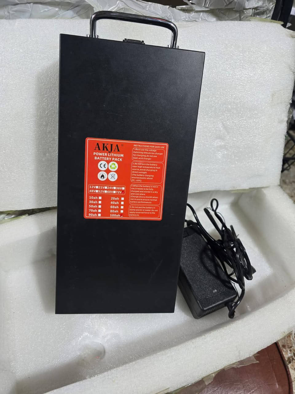 السلام عليكم بطاريه 72فولت مواصفات الحديد تقطع مسافه 80كيلو 40امبير رقمي للتواصل ***********
