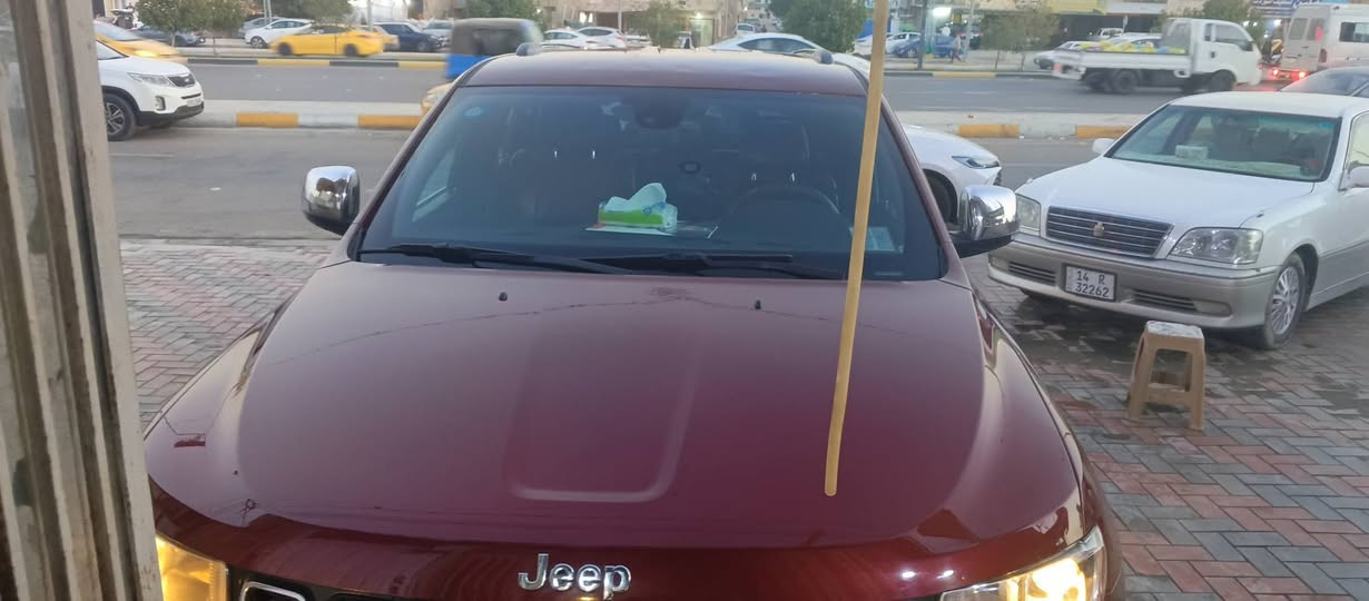 السلام عليكم بيع مستعجل عندي بناء 
صار السعر 200 ورقة 
السيارة حادثها بس دعاميه بدون صبغ 
***********
