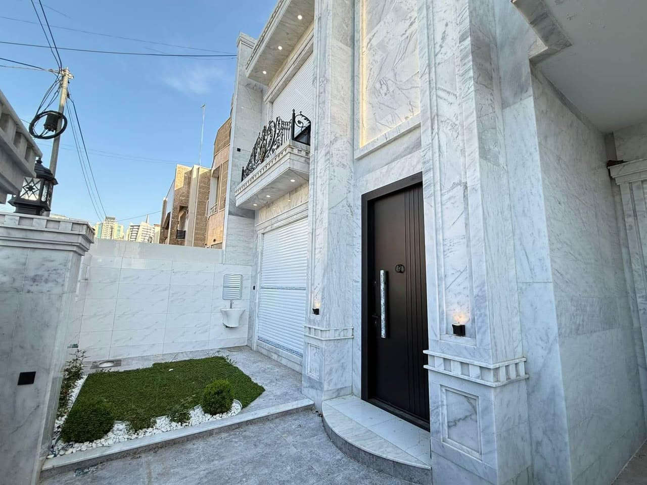 إنسب بيت للبيع في منطيقة سيودوبارك في اربيل سعر كلش مناسب
تسجيل مباشر طابو سند 
البيت في مربع الاول موقع بيت مميز جداً
مساحتة بيت 200م
اربع غرف نوم
بيت فول فول vip
حمامات توركي ماستر سويت 
للاستفسار سعر بيت راجاءً اتصل بينا 
📞☎️ 0750 386 1964 whastup أربيل, العراق
