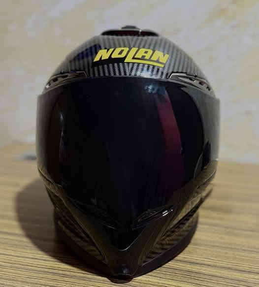 خوذة بالة الماني نضافة 100‎%‎ 
حاصلة علا شهادة DOT الحقيقي السلامة والامان 
تحتوي علا فتحات تهوية وفتحات مانع الضباب 
وحاصلة علا شهادة ECE 
مضادة للخدوش ذات طلاء ثابت 
تحتوي علا بطانة داخلية مريحة وثابتة  
س 120 قفل 
تواصل ماسنجر او علا رقم ***********
