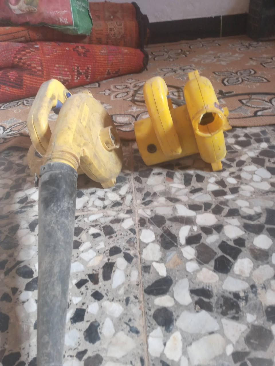 للبيع شغالات وتساب ***********
