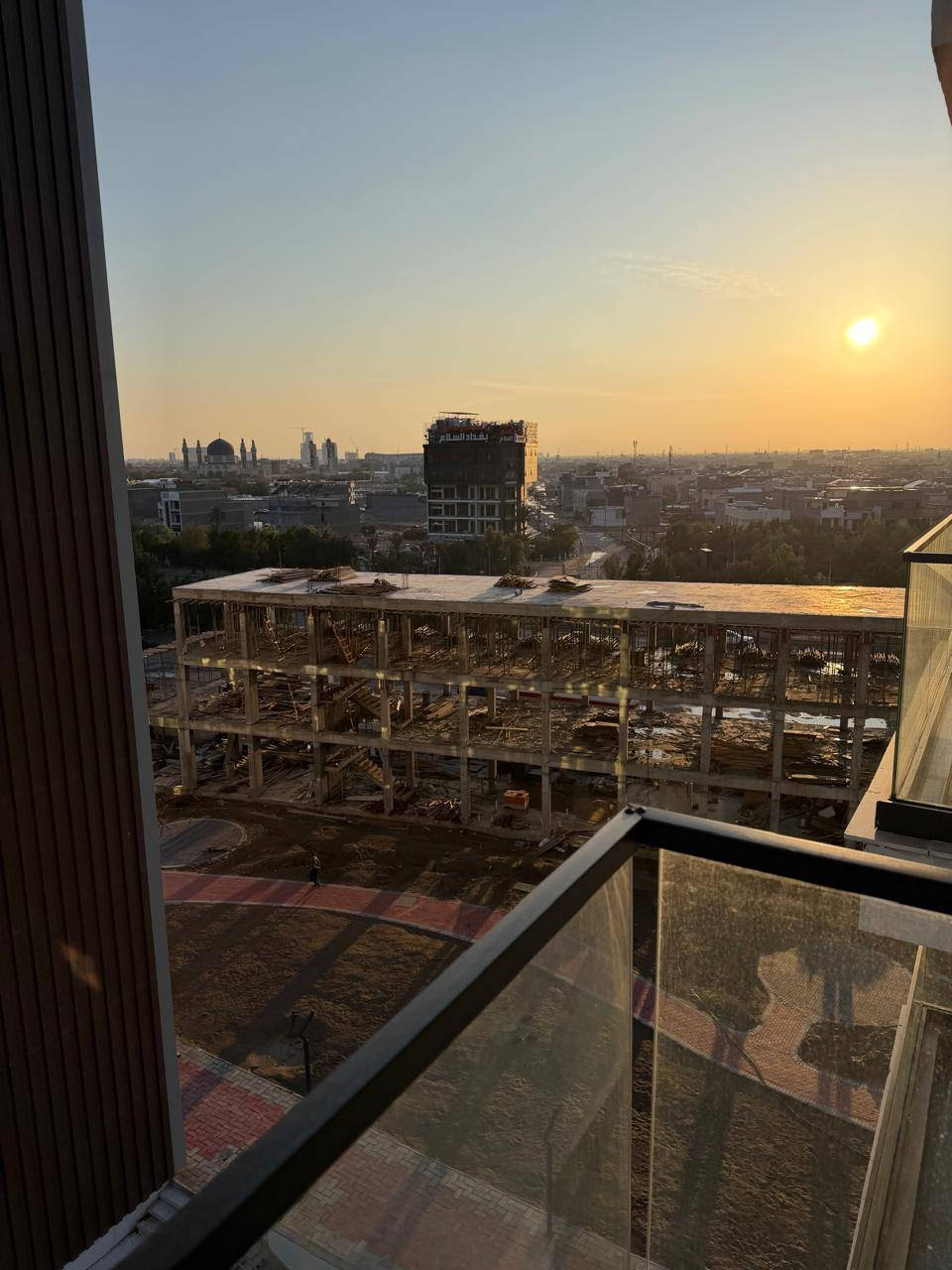 شقه لليجار ٢٠٠ متر ركن VIP مجمع الخلود الحرية مع الأثاث طابق السادس
للاستفسار أكثر مراجعه مكتب عمار 
أو الاتصال ع أرقام التاليه 
***********
***********
