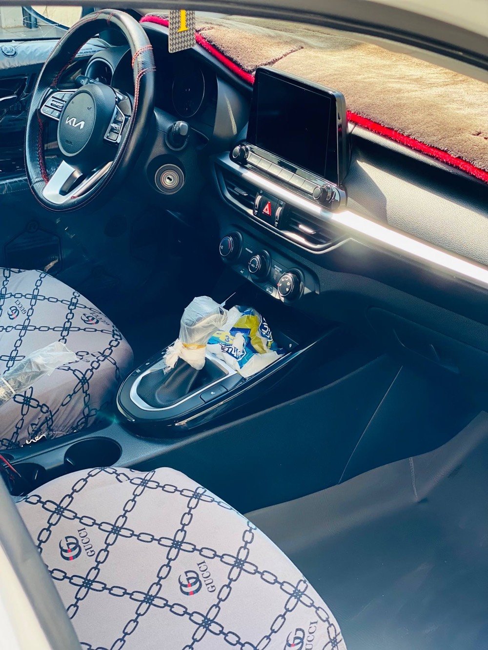 🚗 كيا فورتي 2023 للبيع 🚗
المواصفات العامة:
المحرك: 2000 دوش (DOHC).

المسافة المقطوعة (الماشية): 112 ألف كيلومتر.

الحادث كما هو موضح في الصور المرفقة.
التعديل: راجع على البارد بدون تبديل (شغل نظيف).

✨ المواصفات والأنظمة الذكية ⬇️
🔹نظام تحكم ذاتي وتحديد مسار.
🔹رادار وقوف ذكي.
🔹حساسات أمامية وخلفية.
🔹3 وضعيات قيادة مختلفة (Drive Modes).

🔸إشارات ضوئية بالمرايا الجانبية.
🔸تدفئة بالمقاعد (الكشنات).
🔸نظام تكييف متكامل (قطعتين تبريد).
🔸شاشة عرض تدعم نظام كابتن كاربلاي (Apple CarPlay).

📞 للتواصل والاستفسار:
⚠️ ملاحظة: متواجد فقط عبر الهاتف والواتساب (غير متواجد على الفيسبوك).
رقم الهاتف: ***********
أو للتواصل مباشرة عبر الواتساب:
https://wa.me/qr/DAHUBU7OE2NZE1

وبيها مجال بسيط في السعر 