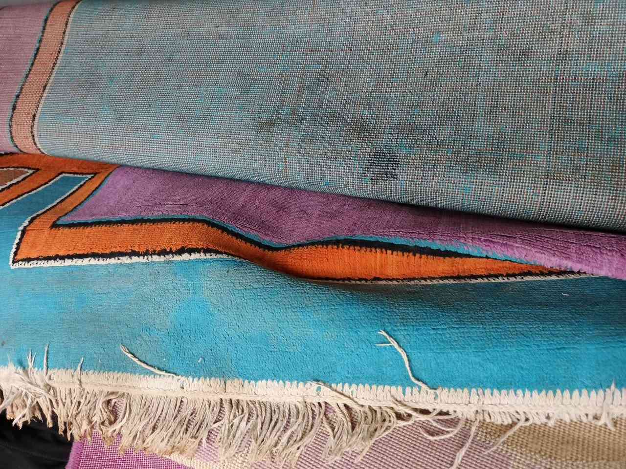 كلهن زوالي ب١٠٠ عدد٥لو٦ ماعرف 
اليوم ياخذهن الي يريدهن***********
