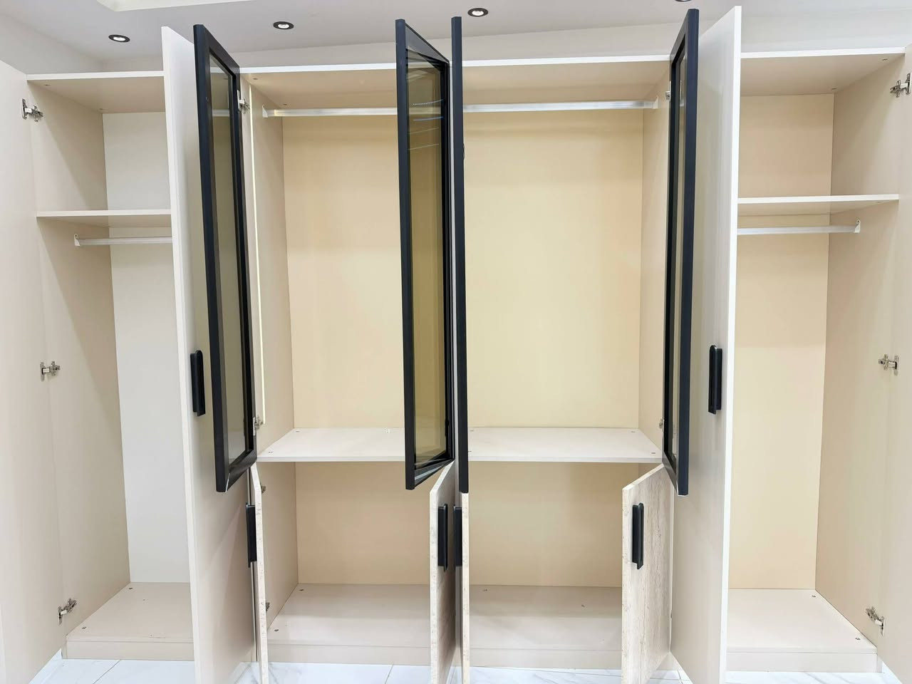 عندي غرفه للبيع سعر مليون100مع الشد و النقل
@الاشاره#الجميع


**إذا كنت صاحب هذا الإعلان وتريد حذفه لأي سبب، رجاءا أرسل رسالة إلى الدعم الفني**