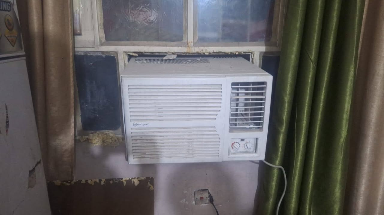 مكيف طنين شغال للبيع
مصلح وكامل سعر 150مكان بغداد 
***********
