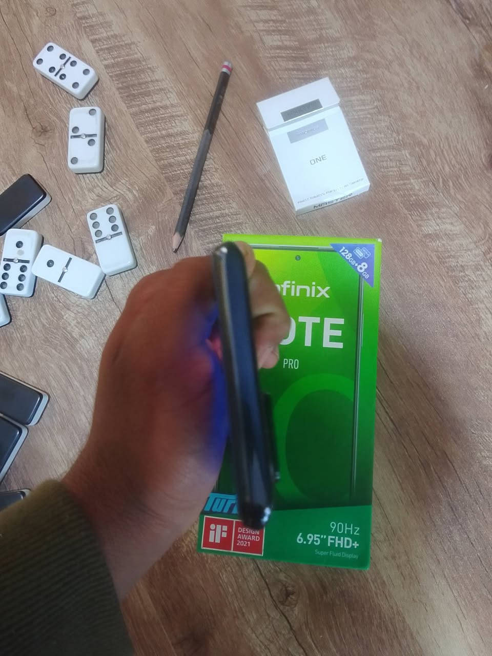 انفنكس نوت 10ابرو
ذاكره 128
بطاريه 5000
شحن سريع33واط
60فريم بوبجي
كامل ملحقات جديد
سعره 135 وبيه مجال قليل
عنواني كوت داموك حي الشهداء
***********
***********
